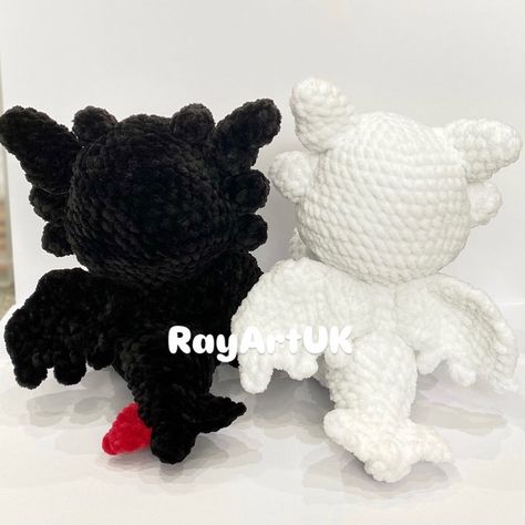 My how to train your dragon phase never left🖤🤍 These two will be available to buy hopefully at all my future comic/anime cons!! :) - - - #amigurumi #crochet #crochetdragon #crochetdragons #crochettoothless #crochetnightfury #crochetlightfury #amigurumidragon #amigurumidragons #amigurumitoothless #amiguruminightfury #amigurumilightfury #howtotrainyourdragon #howtotrainyourdragon3 #howtotrainyourdragontoothless #httyd #httyd3 #httydtoothless #httydlightfury #howtotrainyourdragonlightfury #tooth... Crochet Toothless, Httyd Toothless, Dragon Light, Httyd 3, Crochet Dragon, Night Fury, Train Your Dragon, My Future, Toothless