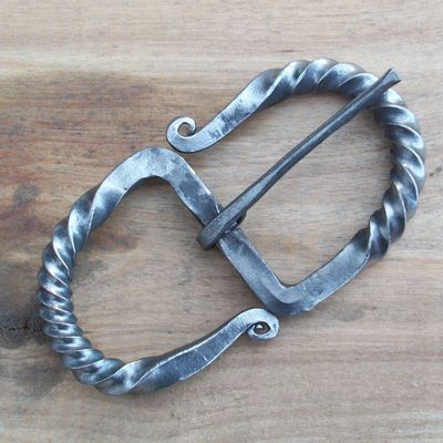 blacksmith on Pinterest | Belt Buckles, Welding and Tools Blacksmith Forge, Blacksmith Projects, Horseshoe Crafts, Viking Knit, Metal Working Projects, La Forge, Horseshoe Art, Forging Metal, Medieval History