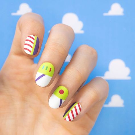 MoYou-London on Instagram: “To infinity and beyond with this kickass Buzz Lightyear mani!!! ⭐️🌌🌙👽⠀ ⠀ 👉 Plates - Frenchy 18 // Holy Shapes 17/18 // Holy Shapes 19 //…” Buzz Nails, Buzz Lightyear Nails, Disney Gel Nails, Buzz Lightyear Halloween Costume, Toy Story Nails, Simple Nail Art Videos, Buzz Lightyear Birthday Party, Buzz Lightyear Party, Toy Story Crafts