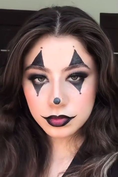 Easy Glam Clown Makeup #Tiktok #Halloween Halloween Makeup Looks Clown Easy, Girl Halloween Face Makeup, Cute And Easy Clown Makeup, Clown Halloween Makeup Easy, Simple Easy Halloween Makeup, Easy Clown Makeup Simple Cute, Fun Halloween Makeup Looks Easy, Clown Makeup Halloween Easy, Cute Simple Clown Makeup