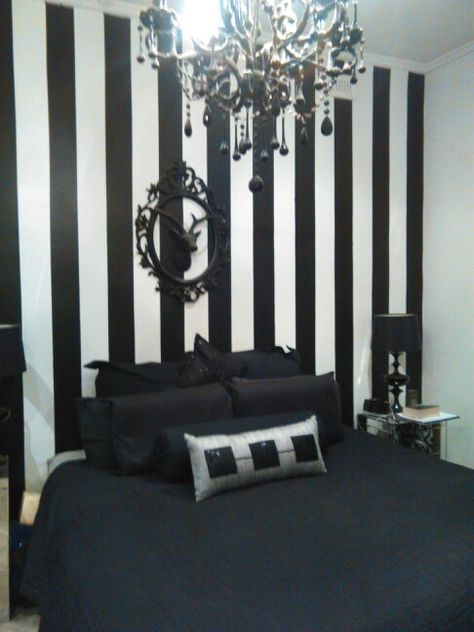 Black and white bedroom Wednesday Themed Bedroom, Black And White Gothic Bedroom, Wednesday Bedroom Ideas, Room Ideas Goth, Striped Bedroom Walls, Black And White Striped Wall, Black White Room, Spooky Room, Dark Room Decor