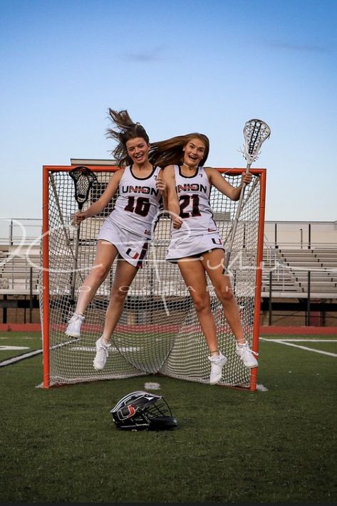 Lacrosse Uniform Woman, Lacrosse Picture Ideas, Lacrosse Media Day Poses, Lacrosse Media Day, Lacrosse Team Pictures, Preppy Lacrosse, Lacrosse Pictures, Lacrosse Aesthetic, Lacrosse Senior Pictures