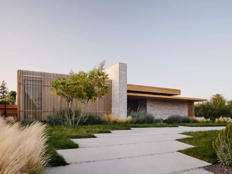 Brick, Steel, and Wood: Sculpting Intimacy in a Modern Californian House - Mid Century Home Californian House, Walker Workshop, Walnut House, Wood Sculpting, Courtyard Pool, San Gabriel Mountains, Landscape Elements, Architecture Building Design, The Local Project