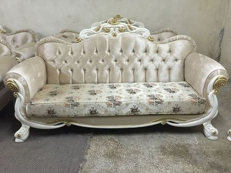 “Shaping dreams into reality, one sofa at a time. 🪵❤️ #SofaCarving #artinfurniture Chinioti Sofa, Chinioti Furniture, Diy Corner Sofa, Victorian Living Room Furniture, Sofa Set Design, Carved Sofa, Sofa Design Wood, Luxury Furniture Sofa, Victorian Living Room