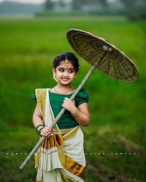 Onam Shoot, Onam Photoshoot, Kerala Traditional Dress, Traditional Dresses For Kids, Kid Photoshoot, Kerala Dress, Onam Dress, Pattu Pavadai Designs, Kids Fashion Show