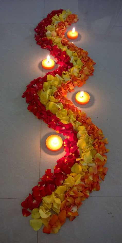 Floral Rangoli, Simple Flower Rangoli, Flowers Rangoli, Diwali Decoration Ideas, Diwali Ideas, Pooja Decoration, Diwali Decoration Items, Diwali Decorations At Home, Housewarming Decorations