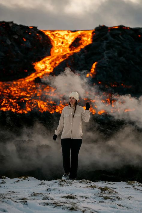 Stunning Photography from an erupting Volcano in Iceland - Photography Blog Iceland Winter Aesthetic, Iceland Photo Ideas, Fagradalsfjall Volcano, Iceland Photoshoot, Iceland Travel Photography, Iceland Volcano, Goth Barbie, Vik Iceland, Erupting Volcano