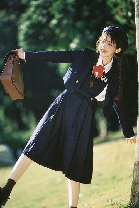 Japanese High School Uniform, Debut Photoshoot, Japanese Uniform, School Uniform Outfits, Clueless Outfits, Old Fashion Dresses, Female Pose Reference, Fashionista Clothes, Pose Reference Photo