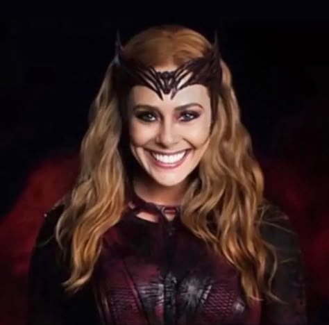 Zombie Wanda, Smiling Meme, Edit Intros, Witch Meme, Smile Meme, Doctor Strange Multiverse Of Madness, Mommy Wanda, Elizebeth Olsen, Olsen Scarlet Witch