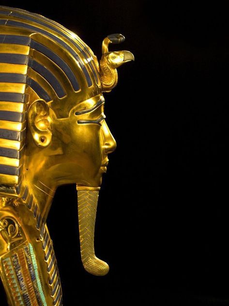 3d Forms, Golden Mask, Ancient Egypt Art, Egypt History, Egypt Art, King Tut, Tutankhamun, Ancient History, Ancient Egypt