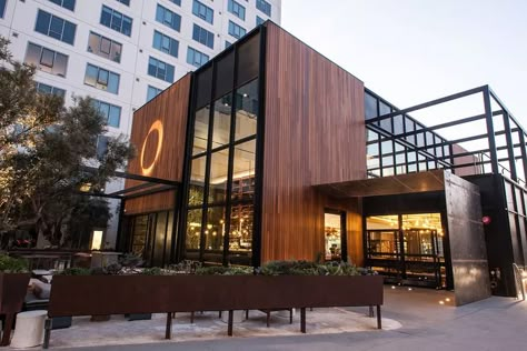 Restaurant Architect, Restaurant Facade, Restaurant Exterior Design, Cafe Exterior, Modern Restaurant Design, Restaurant Exterior, Los Angeles Restaurants, Restaurant Architecture, Modern Restaurant