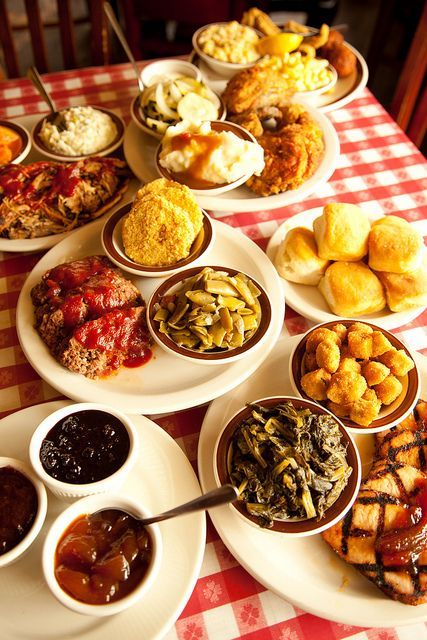 Delicious Panamanian food. #food #paradise Loveless Cafe Nashville, Classy Family, Southern Meals, Southern Foods, Nashville Food, Loveless Cafe, Nashville Restaurants, Southern Comfort Food, Food Spread