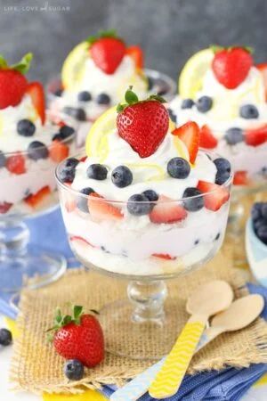 Sweets and Treats | Hundreds of Easy & Delicious Dessert Ideas Life Love And Sugar, Cranberry Fudge, Whipped Yogurt, Lemon Cheesecake Recipes, Berry Yogurt, Berry Trifle, Trifle Dish, Lemon Yogurt, Light Cakes