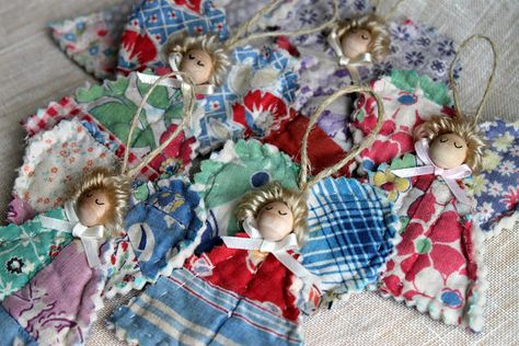 JanMade: An Angel For My Christmas Tree Crismas Tree, Christmas Angel Ornaments, Quilted Christmas Ornaments, Quilted Ornaments, Angel Crafts, Fabric Ornaments, Old Quilts, Christmas Sewing, Handmade Christmas Ornaments