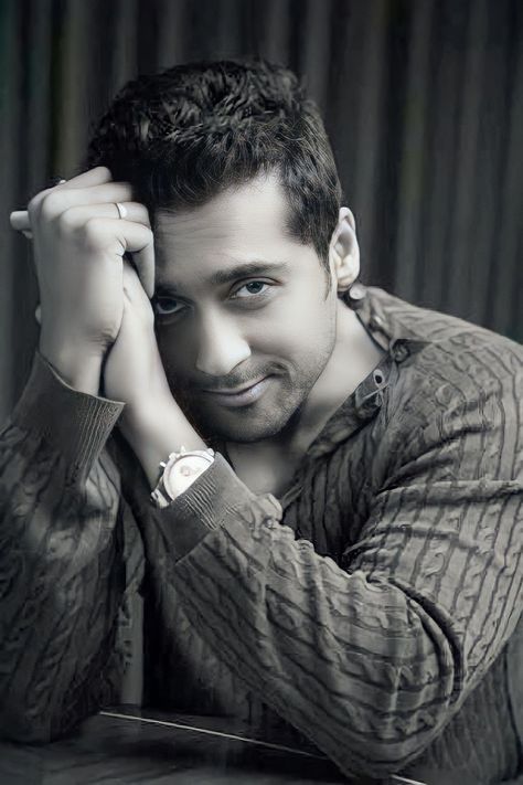 Suriya Photos, Surya Actor, Vijay Actor, Movie Pic, Actor Picture, Actors Images, Photography Poses For Men, Movie Reviews, Cute Love Couple Images