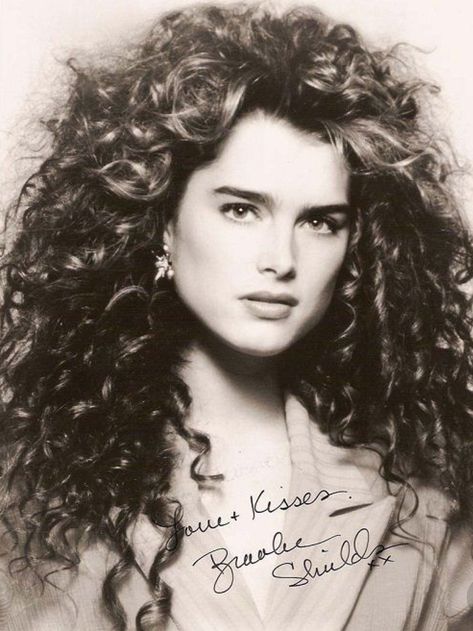 Brooke Shields Young, New Retro Wave, Brooke Shields, Curly Hair Cuts, Beauty Icons, Long Curly Hair, Black And White Photographs, Long Curly, 8x10 Photo