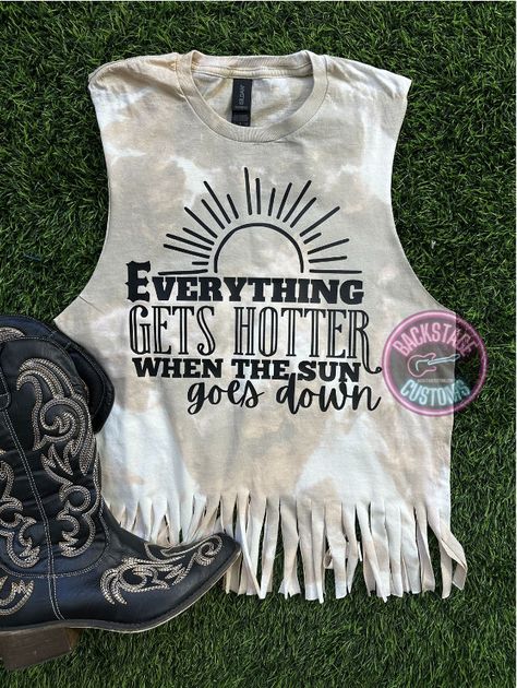 Custom Kenny Chesney Shirts Bleached Fringe, Kenny Chesney Concert Outfit, Concert Outfit Nashville, Country Concert Outfits, Outfit Country, Nashville Outfit, Cut Off Shirt, Original Hem, Country Music Shirt