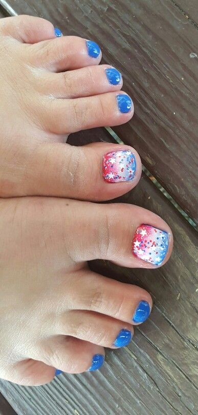 Fourth of July toe nails! Fourth Of July Pedicure Designs, July Toes Nails, Fireworks Toenail Design, Bright Toenails For Summer, Fourth Of July Toe Nails Simple, Pedicure 4th Of July, Beach 4th Of July Nails, 4th July Toe Nails, Fourth Of July Toes Nails