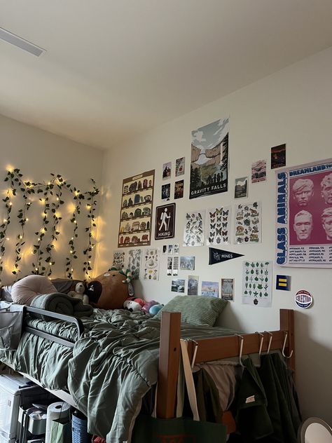 guys dorm room ideas decor college graduation party ideas for guys decoration dorm room modern dorm room ideas for guys decorations college dorm room decor ideas for guys dorm room decor ideas for guys guys dorm room decorations decorating ideas dorm room ideas for guys decorations College Dorm Room Ideas Granola, Mountain Dorm Room, Crunchy Dorm Room, Granola Dorm Room Aesthetic, Dorm Room Ideas Granola, Room Decor Ideas For Guys, Granola Room Aesthetic, Modern Dorm Room Ideas, Granola Bedroom