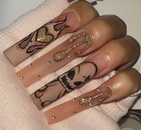 Halloween Nail Designs Matte, Halloween Nails Oogie Boogie, Oogie Boogie Nail Art, Oogie Boogie Nails Acrylic, Horror Halloween Nails, Halloween Nails Brown, Nude Long Nails, Boogie Nails, Oogie Boogie Nails