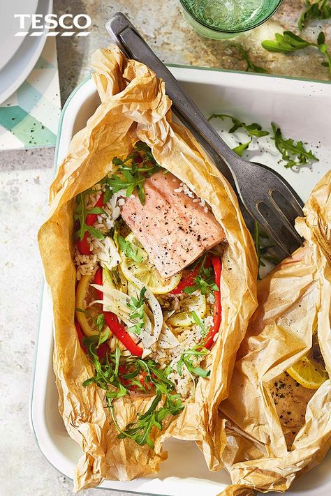 Fish Parcels Recipes, Salmon Parcels, Salmon In Rice Paper, Salmon Cooked In Parchment Paper, Salmon In Aluminum Foil, Fennel Recipes, Easy Salmon Recipes, Salmon And Rice, Tesco Real Food