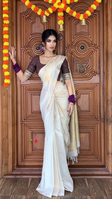 Fashion Skirts Outfits, Onam Outfits, Indian Wedding Saree, South Indian Wedding Saree, Sarees For Girls, Saree Wearing Styles, Skirts Outfits, Fashionable Saree Blouse Designs, Fancy Sarees Party Wear