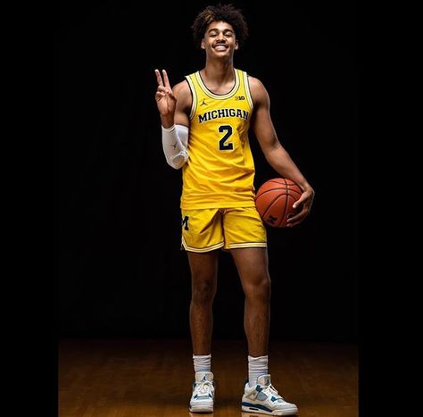 Jordan Poole Michigan, Basketball Outfits, Basketball Wallpapers, Jordan Poole, Michigan Sports, Warriors Basketball, Nba Outfit, Hoop Dreams, Basketball Is Life