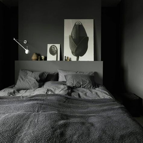 Black And Grey Bedroom, Dark Gray Bedroom, Rustic Apartment, Dark Bedroom, Dekorasi Kamar Tidur, Grey Bedroom, Small Apartment Decorating, Style Deco, Gray Bedroom