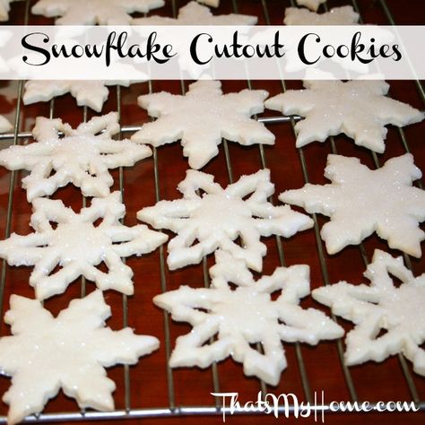 Snowflake Cookies Christmas Cookie Cutouts, Pecan Tartlets, Cutout Cookie Recipe, Easy Christmas Ideas, Shortbread Cookie Crust, Cutout Cookie, Cut Out Cookie Recipe, Snowflake Cutouts, American Foods