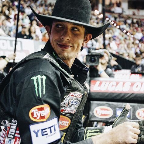 JB Mauney ❤️ Jb Mauney Aesthetic, Jb Mauney Bull Riding, Jb Mauney Wallpaper, Jb Mooney, Tobias And Guy Comic, Jb Mauney, Pbr Bull Riders, Pbr Bull Riding, Professional Bull Riders