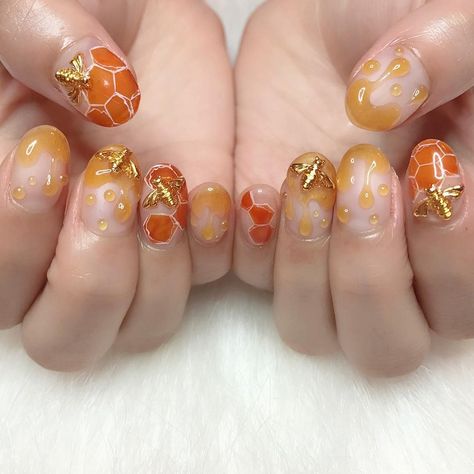 honey nails🐝💛🐝✨💫 . #nailstagram #💅🏻 #honeynails #honey #ハニーネイル #acegel #nailpartner #nail #nailart #gelnails #gelart #kawaii #Japanese… Bumble Bee Nails, Nail Design Glitter, Bee Nails, Nail Design Inspiration, Manicure Y Pedicure, Unique Nails, Nail Art Inspiration, Nail Paint, Nail Manicure