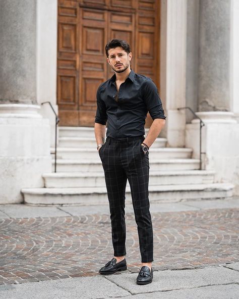 𝐌𝐄𝐍 𝐅𝐀𝐒𝐇𝐈𝐎𝐍 𝐒𝐓𝐘𝐋𝐄 | 🇦🇱🇮🇹 on Instagram: “Total black Monday 😎 Happy new week friends! ____ Yes or No? Let me know in the comments below 👇🏻 ____ #omarspaneshi #totalblack…” Black Pants Outfit Men, Black Shirt Outfit Men, Black Shirt Outfits, Formal Attire For Men, Outfits Con Camisa, Black Dress Shirt, Black Pants Outfit, Black Outfit Men, Shirt Outfit Men