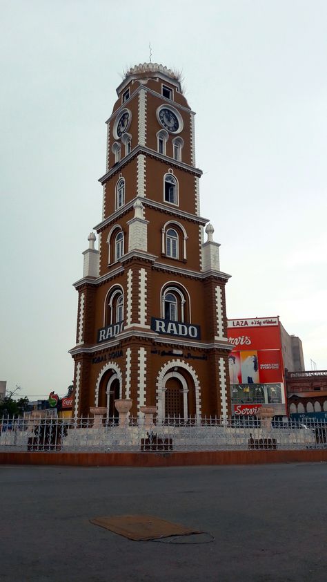 This clock tower in Sialkot,Pakistan. Also known as Iqbal square named after the famous poet Allama Iqbal is situated in the Saddar Bazaar Sialkot made in the 19th century by the British.It is named square as it connects four roads with such an amazing architecture that from  every coming road you can  have a view of the clock....standing in the center of the Saddar Bazar Sialkot  this piece of art is in one of those historic works of the Britishers who lived here... Pakistani Aesthetic, Sialkot Pakistan, Views Video, Desi Wedding Decor, Allama Iqbal, Good Vocabulary, Dont Touch My Phone Wallpapers, Beautiful Views Video, Desi Wedding