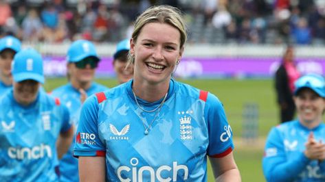 England vs New Zealand: Nat Sciver-Brunt and Lauren Bell lead hosts to ODI series clean sweep | Cricket News Heather Knight, Amy Jones, Mahesh Manjrekar, Clean Sweep, Rugby League, Cricket News, Fantasy Football, Official Trailer, New Zealand