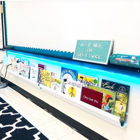 Teacher Approved #teacherlife on Instagram: “I made some rain gutter bookshelves at my house once but I love how @abubblyclassroom did it in her classroom! A great way to use that…” Small Classroom Library Ideas, Plant Classroom, Computer Center, Classroom Goals, Teaching Organization, Classroom Idea, Classroom Layout, Activities For Boys, Classroom Management Strategies