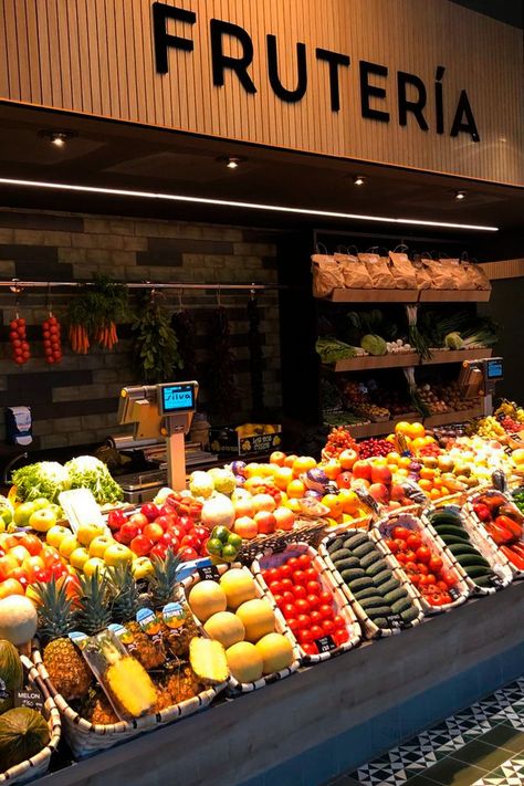 Fruit Shop Design, Fruit And Veg Shop, Vegetable Shop, Supermarket Design, Fruit Shop, Fruit Box, Fresh Market, Whole Foods Market, Healthy Fruits