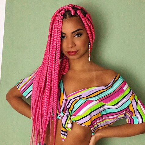 Pink boxbraids - box braids rosa #boxbraids #boxbraidstyle #boxbraidsbr #boxbraidsatl #boxbraidsbrasil… Cute Pink Hairstyles, Short Pink Hair, Pink Box Braids, Pink Hairstyles, Box Braids Bob, Bob Braids Hairstyles, Bob Braids, Box Braid, Different Shades Of Pink