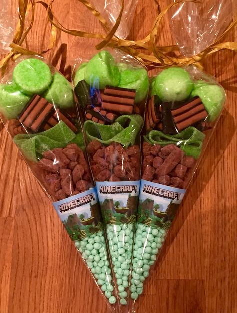 Camouflage Birthday Party, Minecraft Birthday Decorations, Minecraft Party Favors, Minecraft Theme, Birthday Room Decorations, Forest Birthday, Spongebob Party, Sweet Trees, Minecraft Birthday Party