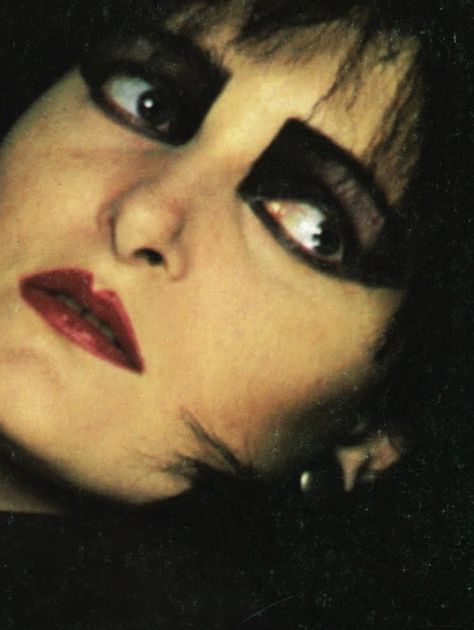 Siouxsie Sioux never met her Siouxie And The Banshees Makeup, Souxie And The Banshees Makeup, Cities In Dust Siouxsie, Siouxsie Sioux And Budgie, Souixie Sue, Siouxsie Makeup, Souxie Soux Makeup, Siouxsie Sioux Makeup, Editorial Halloween