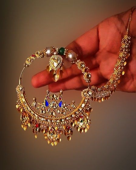 Himachali Traditional Jewellery, Rajputi Gold Jewellery, Gold Nath Designs, Nath Designs Gold, Nath Designs, Nath Design, Gold Nath, Bridal Nath, Vintage Indian Jewelry