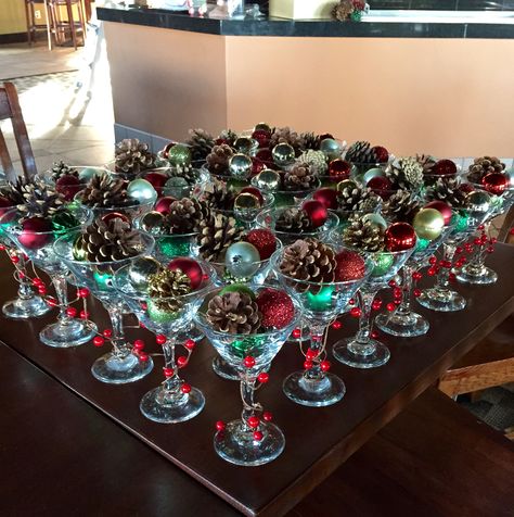 Christmas Martini Glass Centerpiece - DIY Martini Glass Decoration, Martini Glass Gift Ideas, Martini Centerpiece Ideas, Martini Glass Crafts, Martini Centerpiece, Christmas Martinis, Small Vase Centerpiece, Luncheon Decor, Holiday Card Design Inspiration