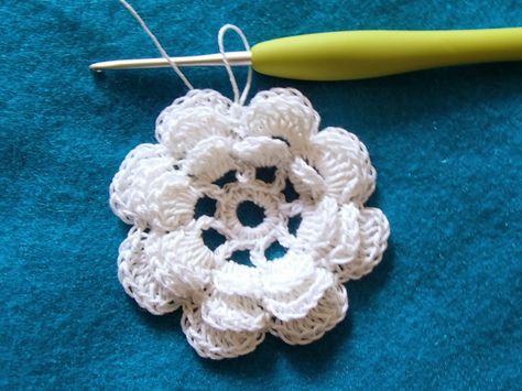 Crochet Irish Rose, Irish Rose Crochet Pattern Free, Irish Crochet Flower Pattern Free, Irish Crochet Patterns Free, Irish Crochet Tutorial, Nordic Food, Irish Pattern, Irish Crochet Flowers, Irish Crochet Motifs