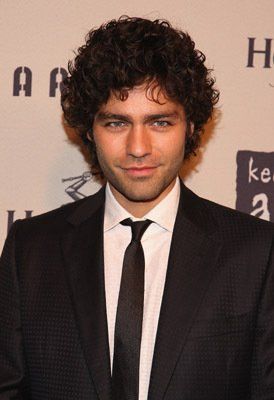 Adrian Grenier as Hyacinthe. American actor best known for his role as Vincent Chase in the TV series "Entourage". Adrian Grenier Entourage, Vincent Chase Entourage, Adrian Grenier 90s, Vincent Chase, Adrian Grenier, 90s Boys, Black Aesthetic Wallpaper, My Boyfriend, A Teen