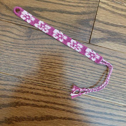 Zipper Bracelet Pattern, Octopus Friendship Bracelet, 44337 Bracelet Pattern, Hawaii Bracelets Diy, Bracelet Patterns Knot, Friendship Bracelets Aesthetic Patterns, Hibiscus Friendship Bracelet Pattern, String Bracelets Aesthetic, Pretty Bracelet Patterns