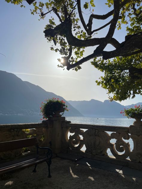 This is where star wars was filmed as well as james bond. Villa Del Balbianello, Anakin And Padme, Star Wars Wedding, Dream Place, Lake Como Italy, Places In Italy, Como Italy, Disney Wedding, Lake Como