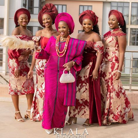 #thatYOlove20 Wine and champagne gold Asoebi Champagne Asoebi Styles, Wine And Gold Asoebi Lace Styles, Burgundy Asoebi Lace Styles, Burgundy Asoebi, Wine Asoebi, Gold Aso Ebi, Gold Asoebi, Bridesmaids Styles, Asoebi Lace Styles