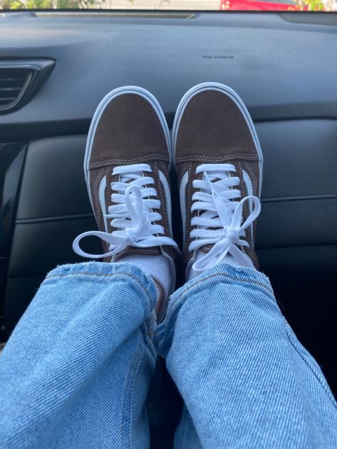 Brown Vans Aesthetic, Vans Shoes Brown, Aesthetic Vans Shoes, Brown Shoes Aesthetic, Brown Vans Outfit, Vans Aesthetic Outfit, Brown School Shoes, Vans Shoes Aesthetic, Fall Vans