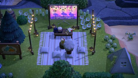 Animal Crossing Beach Movie Theater, Animal Crossing Movie Screen, Movie Theatre Animal Crossing, Animal Crossing Projector Screen, Acnh Theater Design, Animal Crossing Outdoor Theater, Animal Crossing Theater, Movie Area Acnh, Acnh Cinema Design