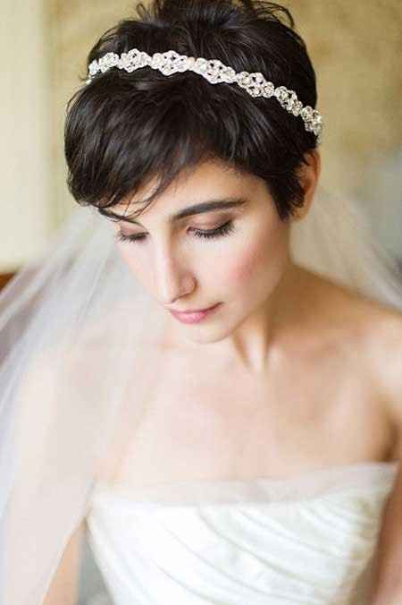 Pixie Brides! | Weddings, Hair and Makeup | Wedding Forums | WeddingWire Pixie Wedding Hair, Short Hair Bride, Wedding Hairstyles With Veil, Best Wedding Hairstyles, Short Wedding Hair, Penteado Cabelo Curto, Short Pixie Haircuts, Wedding Hairstyles For Long Hair, Haircuts With Bangs