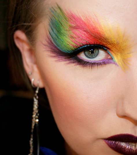 Catwalk Makeup, Bird Makeup, Circus Makeup, Parrot Costume, Fantasy Make-up, Stage Ideas, Bird Costume, Theatrical Makeup, Makeup For Blondes